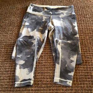Lululemon low rise wunder under size 6